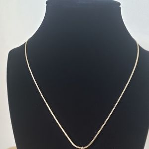Serpentine Link Gold Tone Chain with pendant